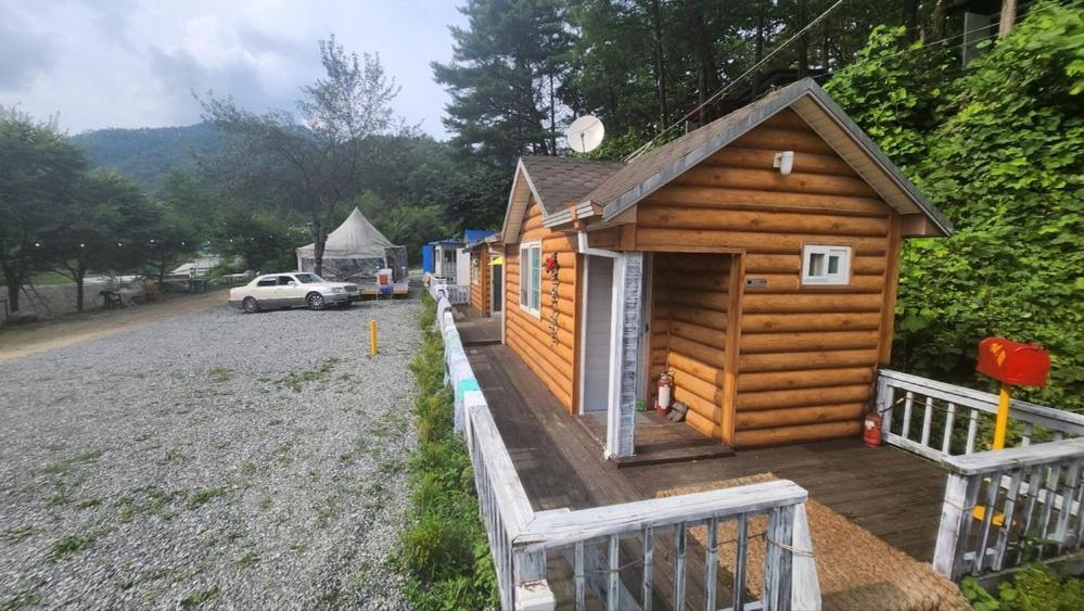 Hongcheon Gongjaksan Recreational Forest Pension Номер фото