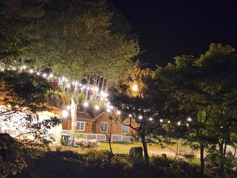 Hongcheon Gongjaksan Recreational Forest Pension Екстер'єр фото