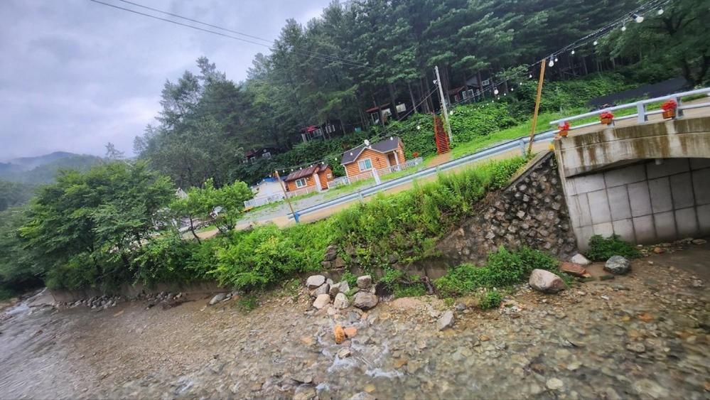 Hongcheon Gongjaksan Recreational Forest Pension Екстер'єр фото