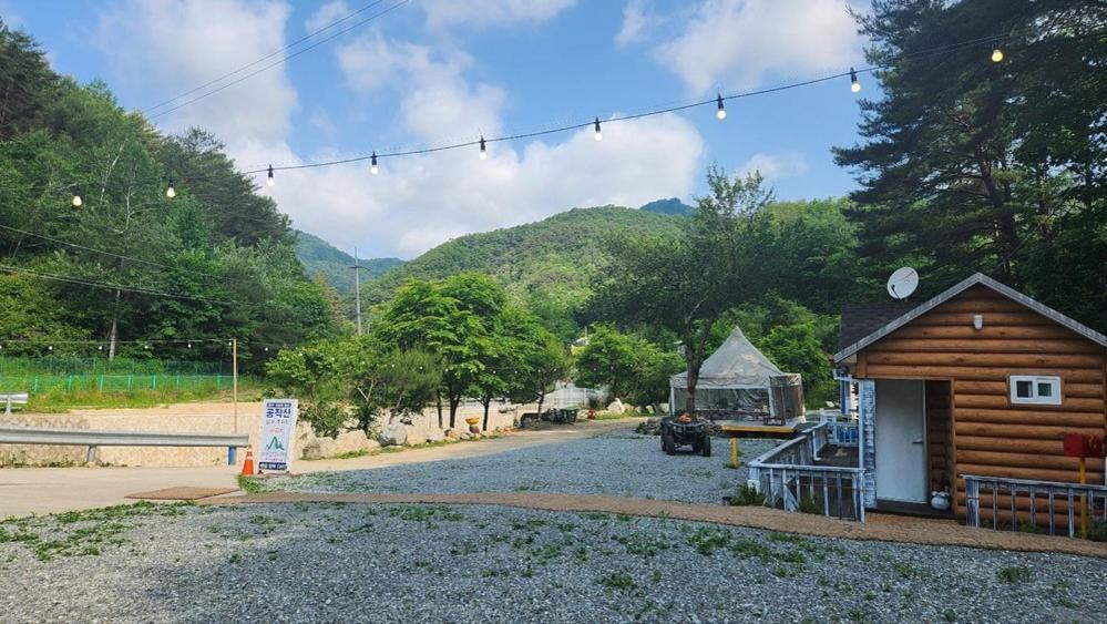 Hongcheon Gongjaksan Recreational Forest Pension Екстер'єр фото