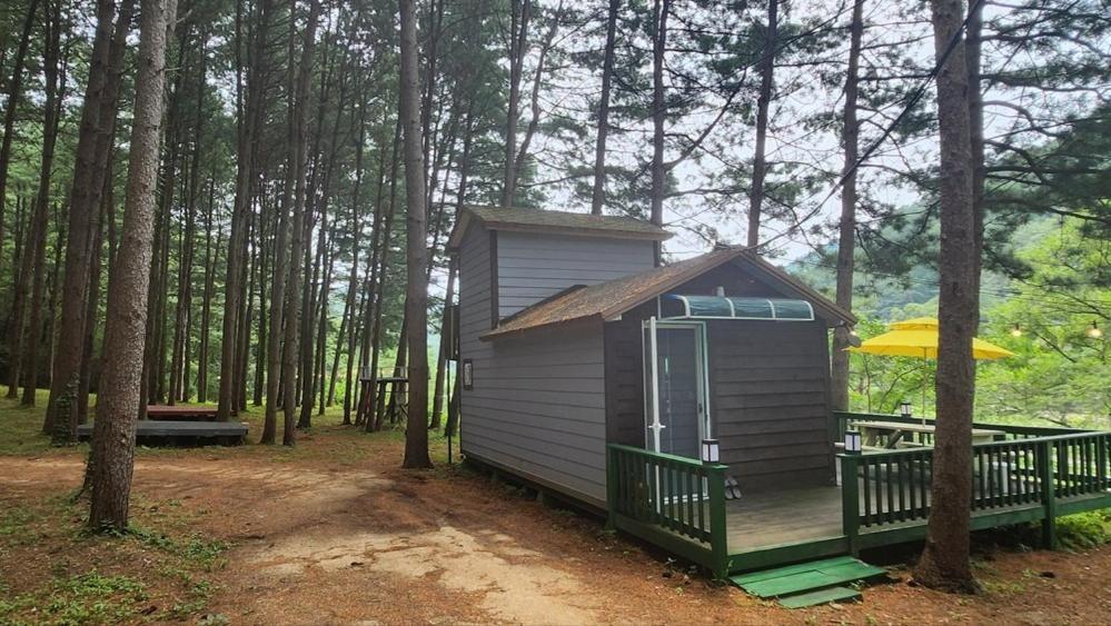 Hongcheon Gongjaksan Recreational Forest Pension Екстер'єр фото